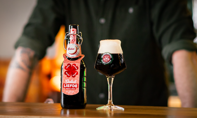 Grolsch Liefde bruine beugelfles en proeverij glas